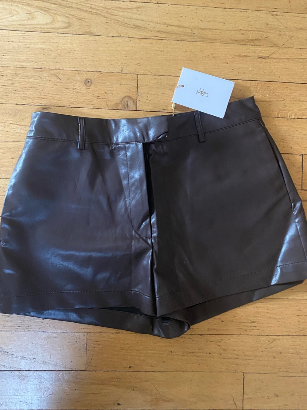 The Frankie’s shop nwt brown faux leather shorts!! Stunning!!! Size small